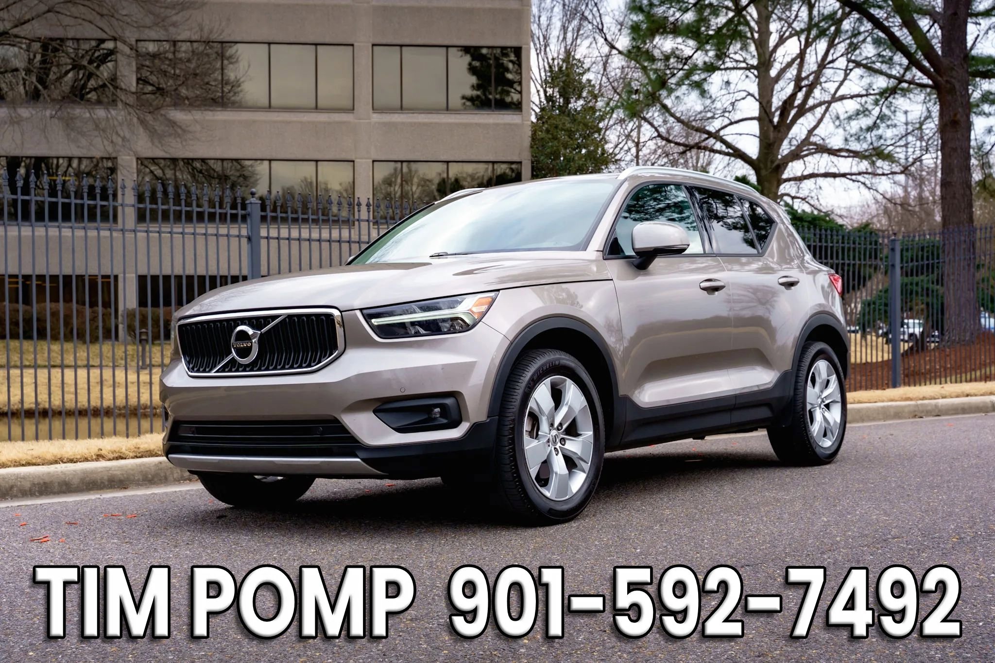 Used 2022 Volvo XC40 T5 Momentum