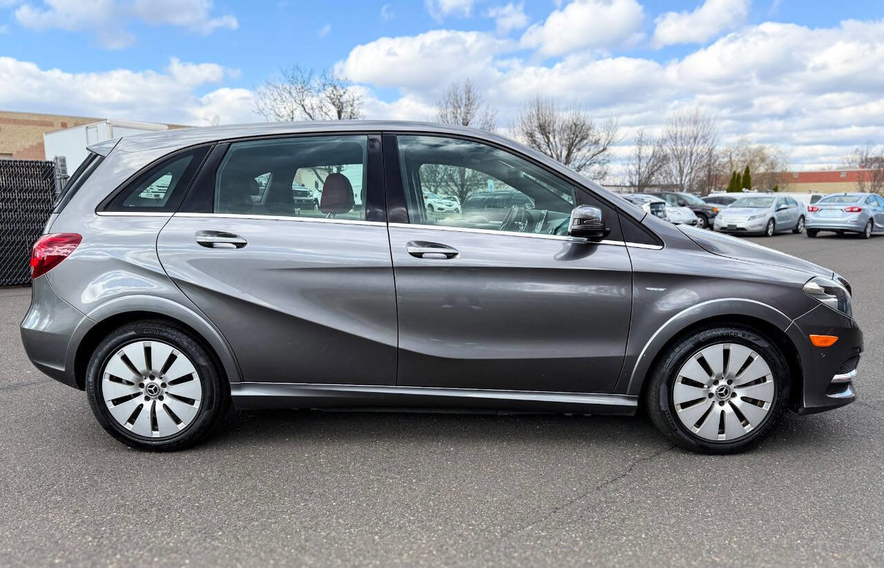 Used 2017 Mercedes-Benz B 250e B 250e 4dr Hatchback image 5