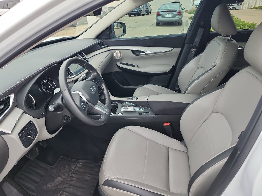 Used 2024 INFINITI QX50 Sensory image 9
