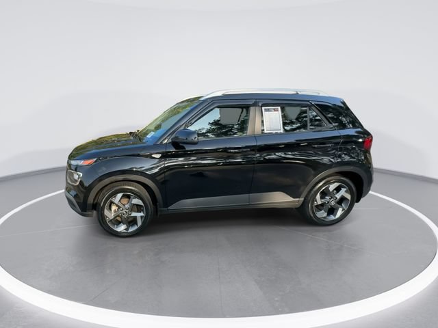 Used 2023 Hyundai Venue SEL FWD image 4