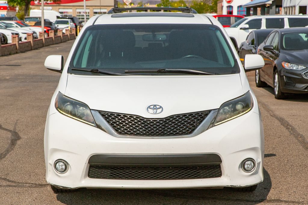 Used 2015 Toyota Sienna SE w/ SE Preferred Package FWD image 3