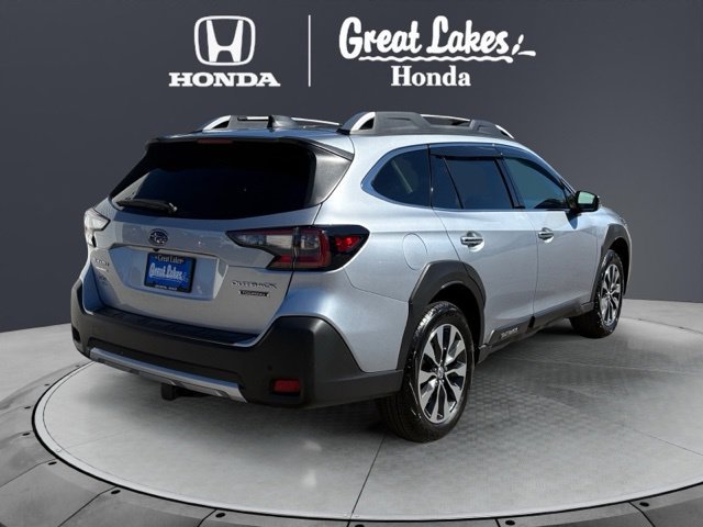 Used 2025 Subaru Outback Touring AWD/4WD image 6