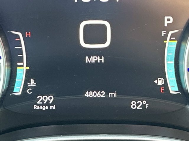 Used 2025 Chrysler Pacifica Select FWD image 35