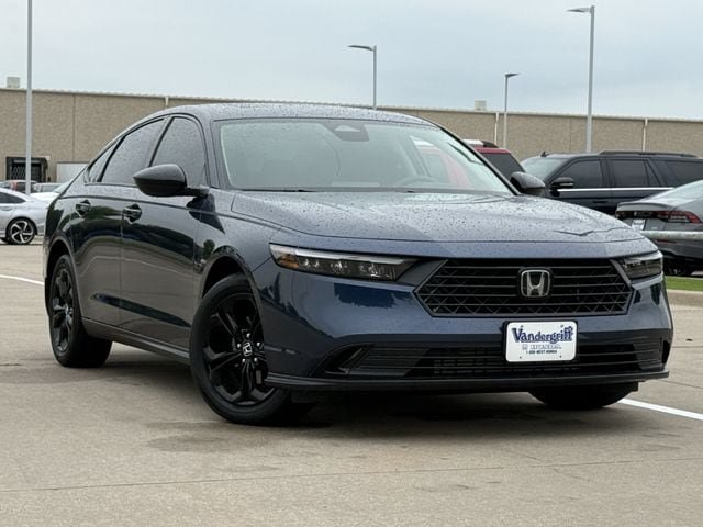 Used 2025 Honda Accord SE image 2