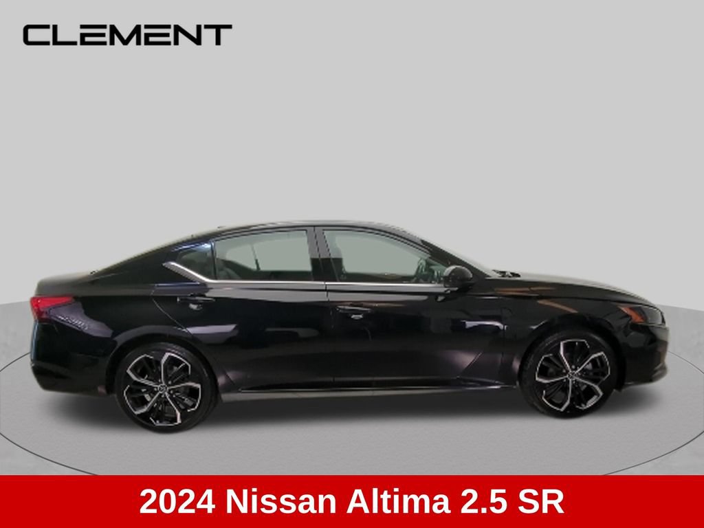 Used 2024 Nissan Altima 2.5 SR FWD image 7