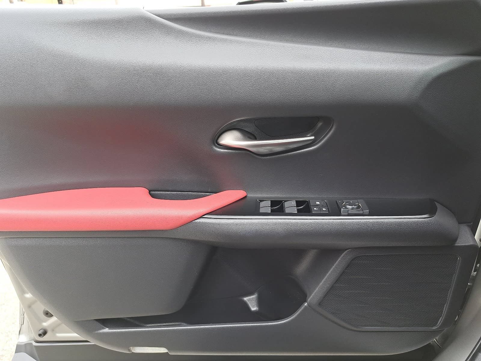 Used 2021 Lexus UX 200 F Sport w/ Accessory Package (Z2) FWD image 27