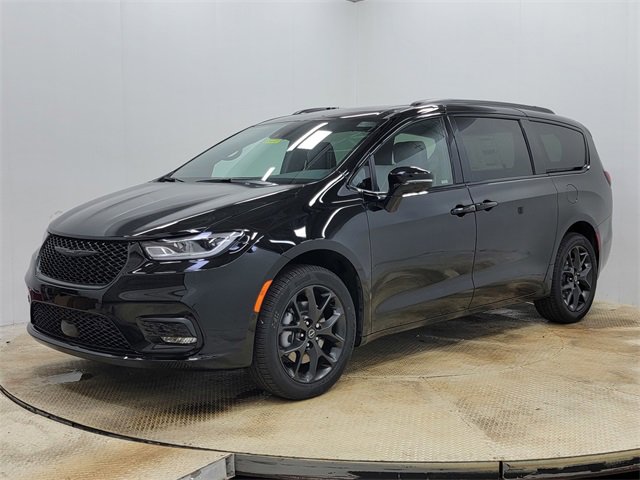 New 2026 Chrysler Pacifica Limited w/ S Appearance Package image 9