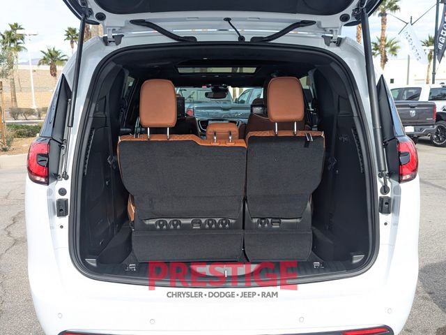 New 2026 Chrysler Pacifica Pinnacle w/ Trailer Tow Group image 6