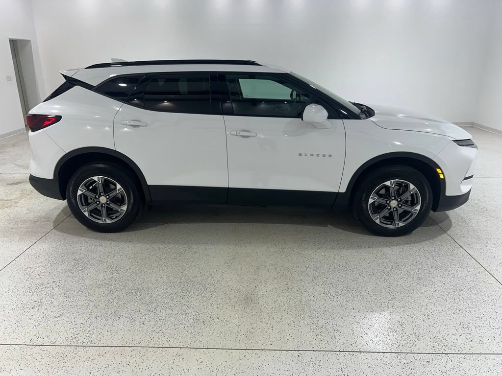 Used 2023 Chevrolet Blazer LT w/ Convenience Package FWD image 6