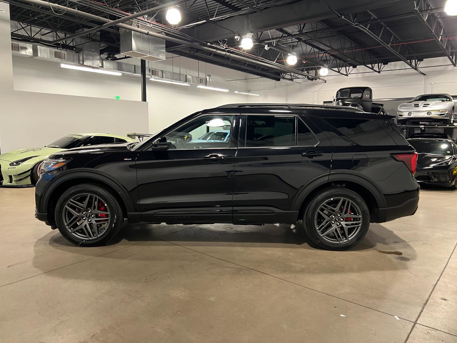 Used 2025 Ford Explorer ST-Line w/ ST-Line Street Pack image 6