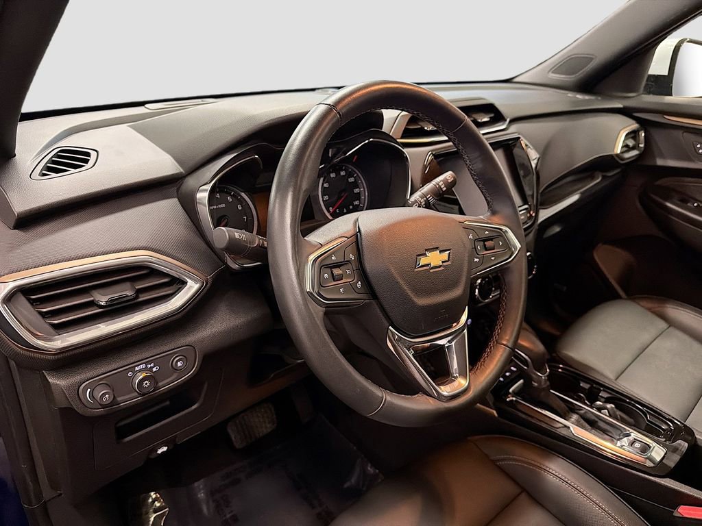 Used 2023 Chevrolet TrailBlazer ACTIV w/ Sun and Liftgate Package image 11