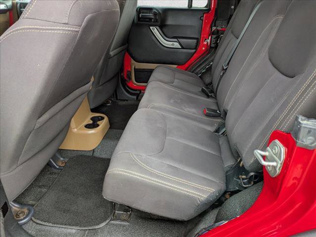 Used 2015 Jeep Wrangler Unlimited Rubicon w/ Max Tow Package image 18