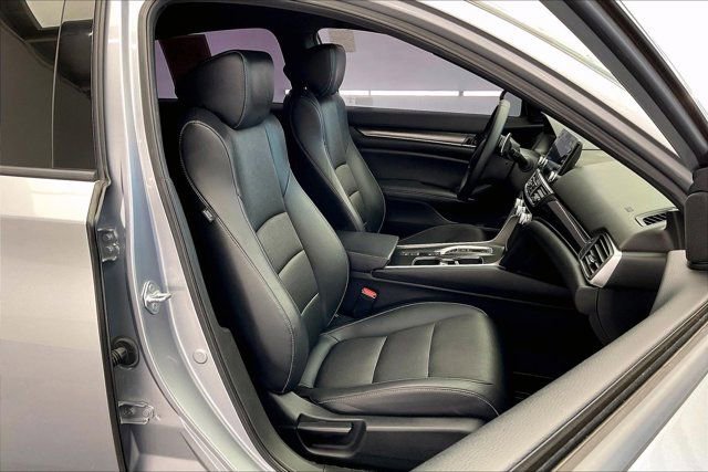 Used 2022 Honda Accord Sport image 6