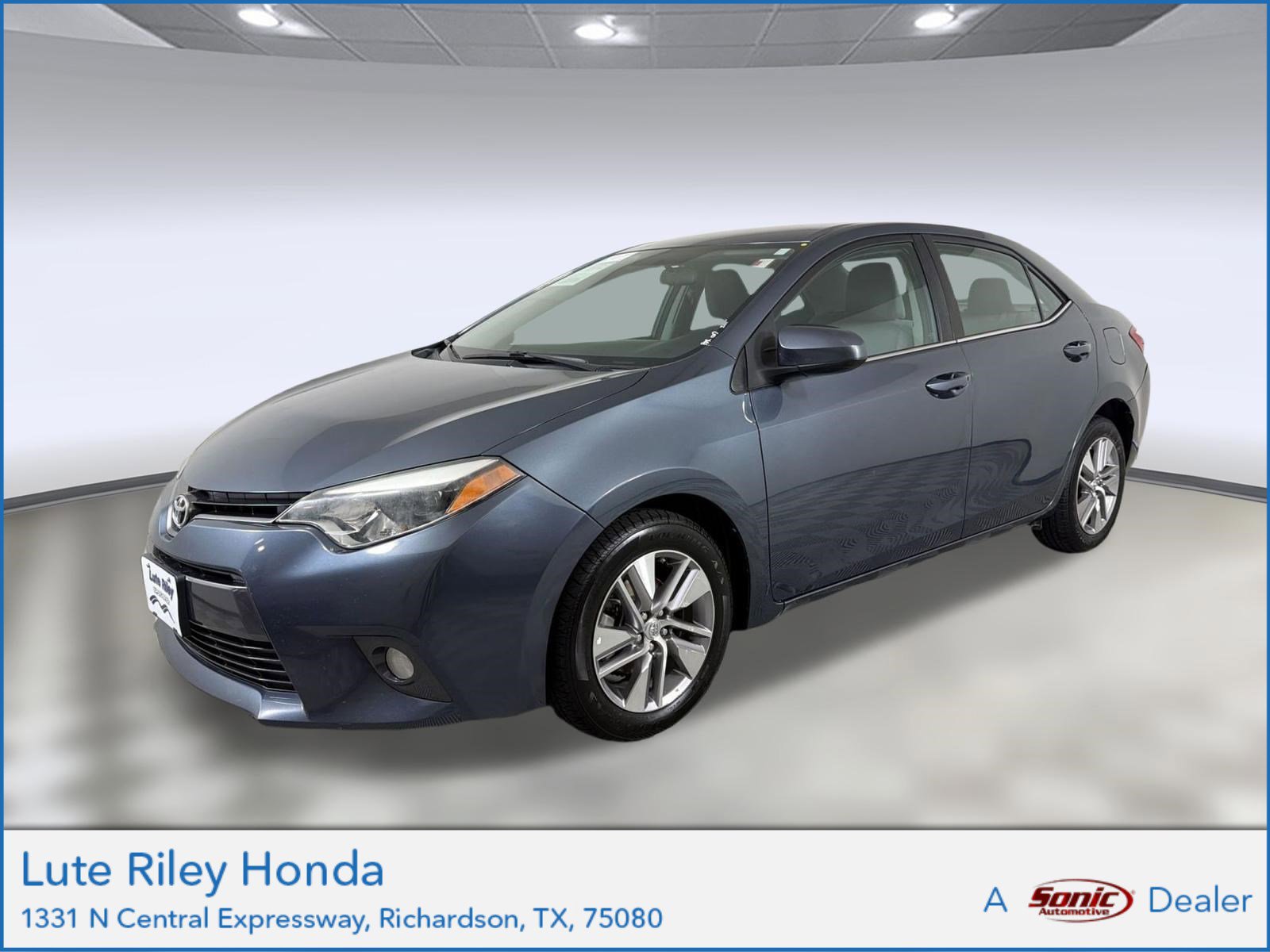 Used 2015 Toyota Corolla LE FWD image 1