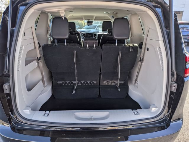 Used 2024 Chrysler Pacifica Touring-L FWD image 27