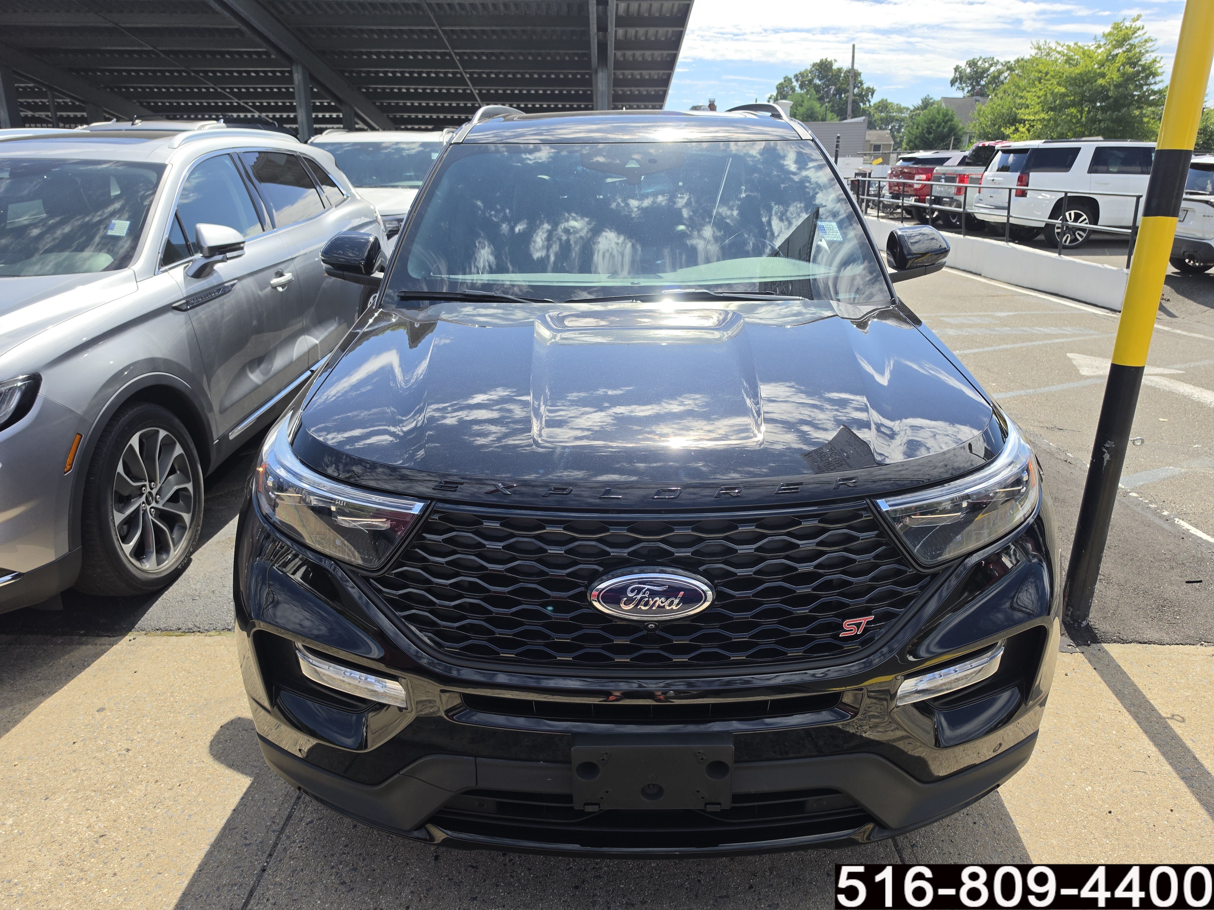 Used 2023 Ford Explorer ST w/ Equipment Group 401A AWD/4WD image 2