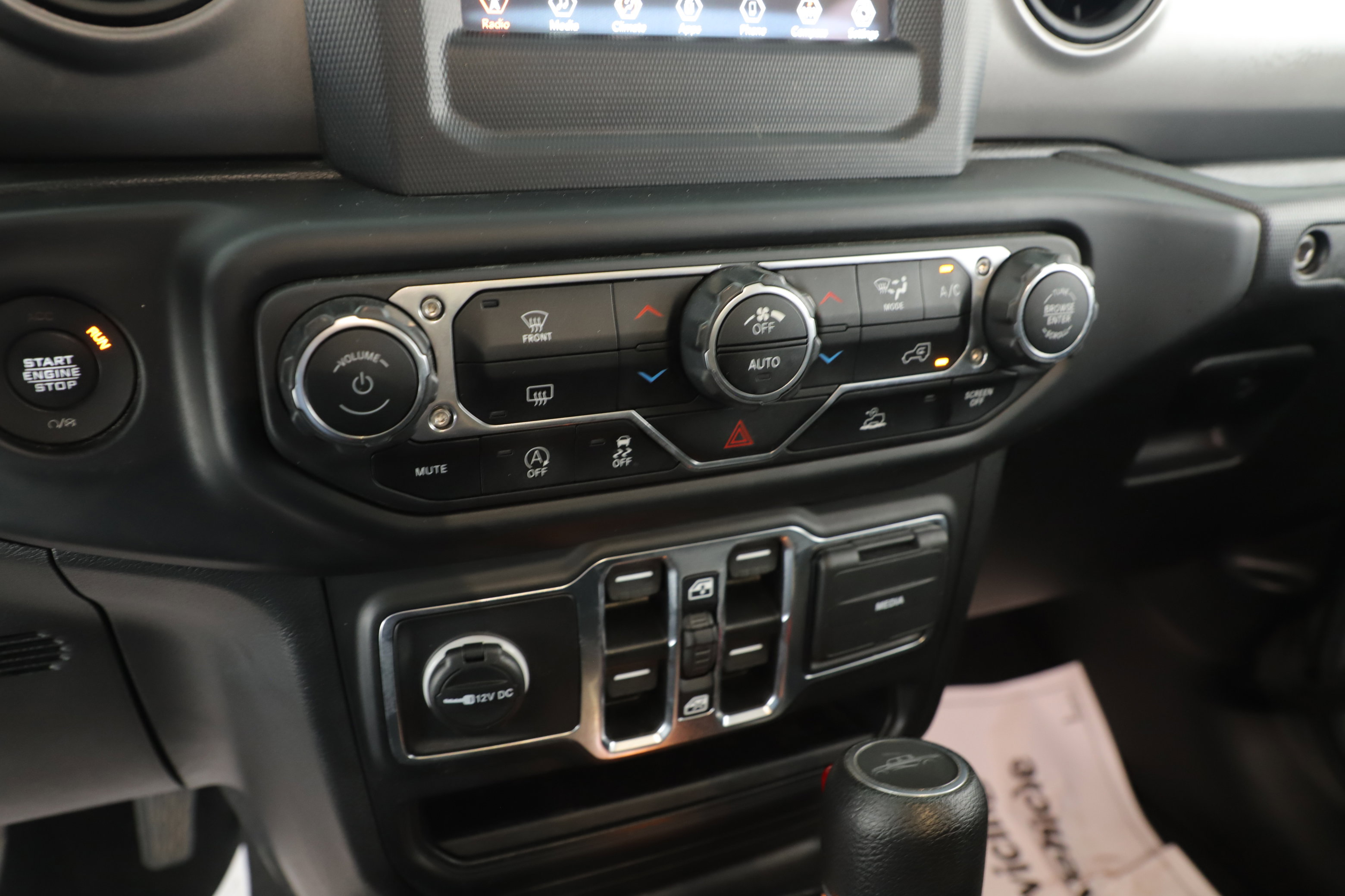 Used 2023 Jeep Gladiator Willys image 14