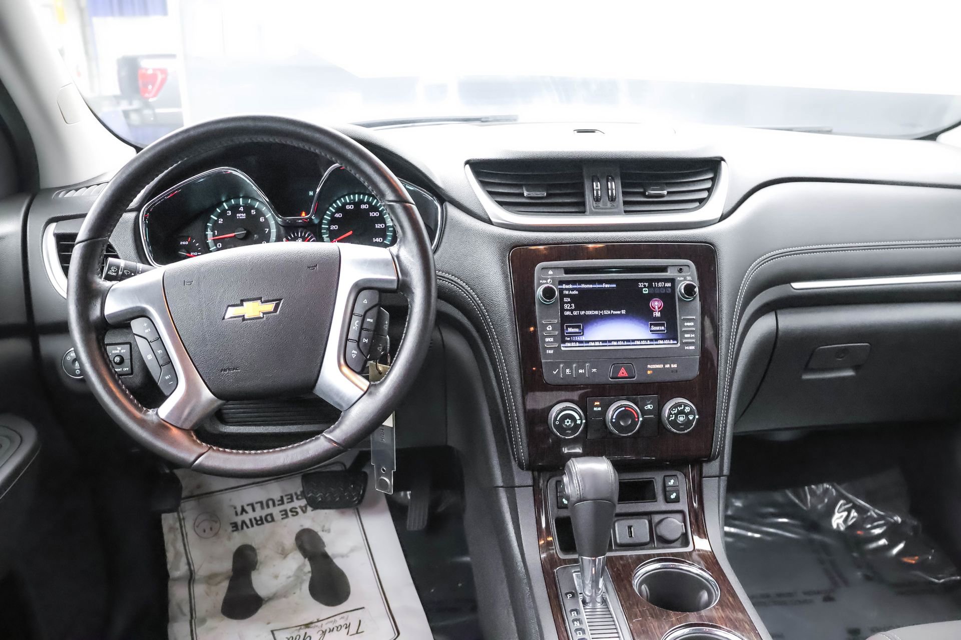 Used 2015 Chevrolet Traverse LT image 24