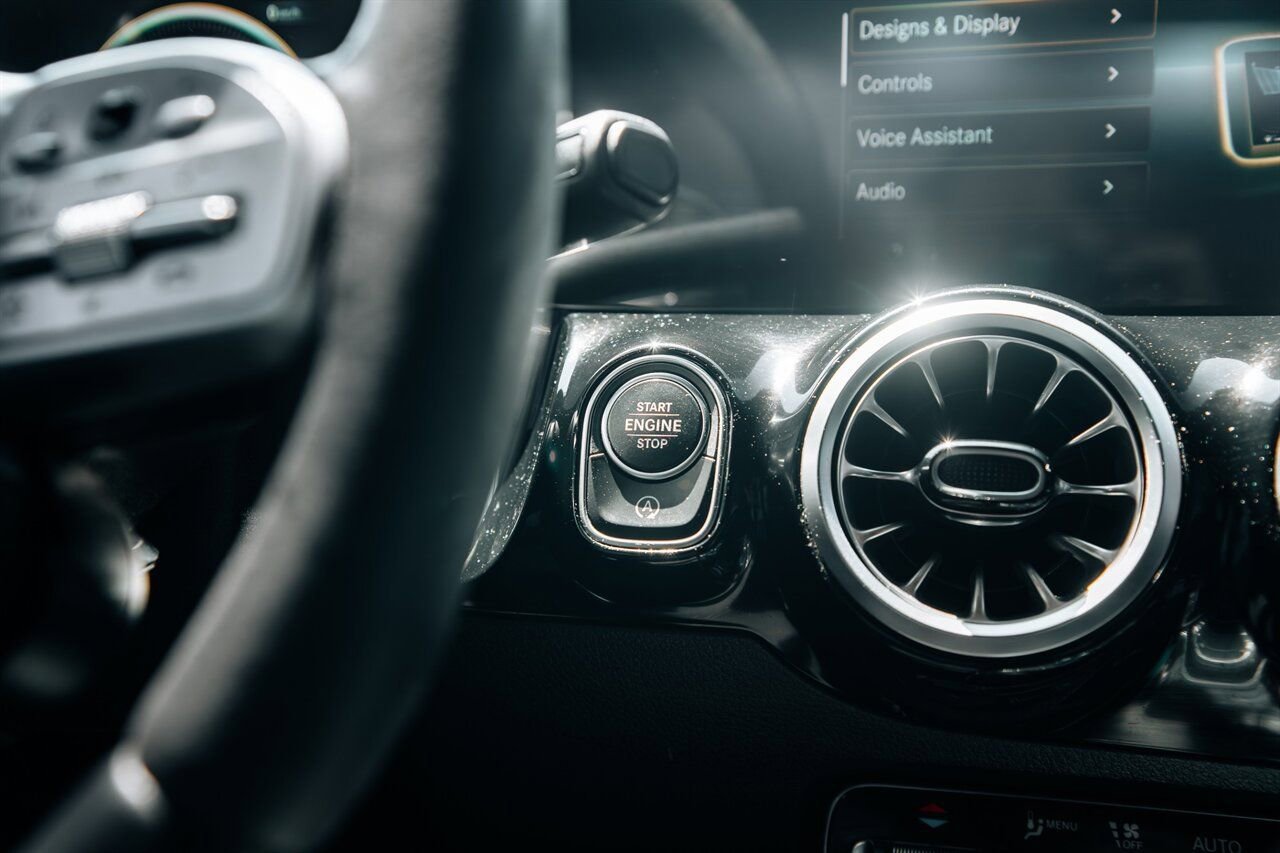 Used 2023 Mercedes-Benz GLA 35 AMG 4MATIC image 31