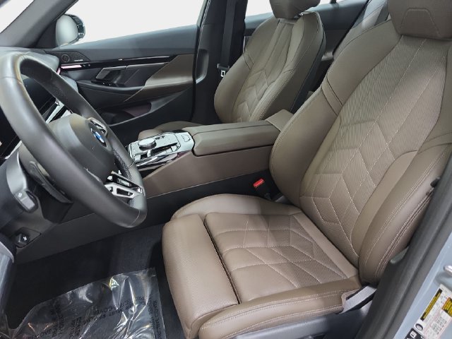 Certified 2026 BMW 530i xDrive w/ M Sport Package AWD/4WD image 10