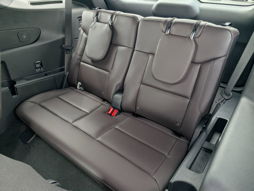 New 2026 Ford Explorer Platinum image 7