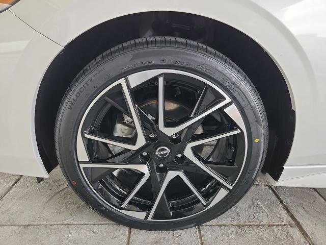 Certified 2024 Nissan Sentra SR image 29