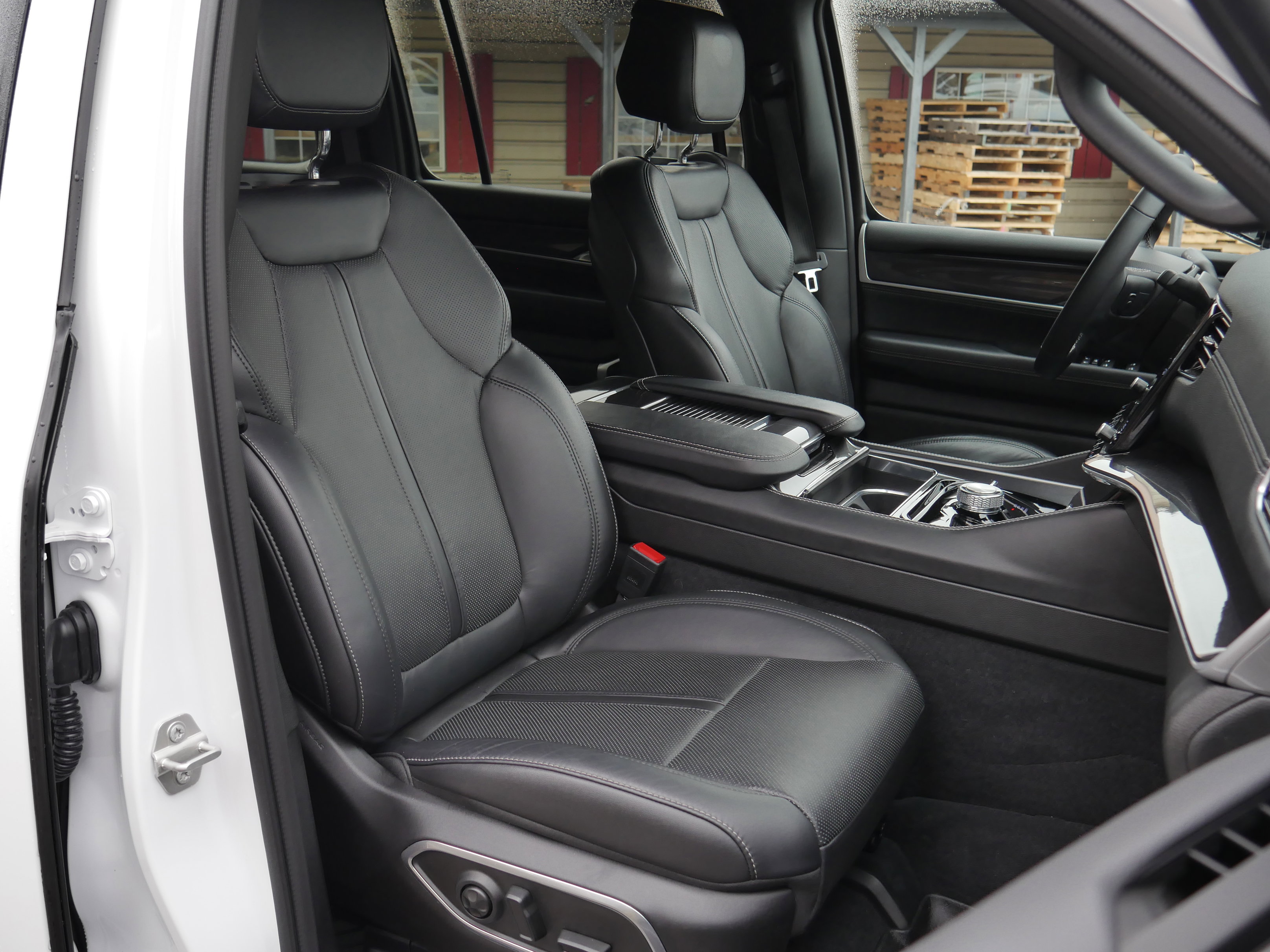 Used 2024 Jeep Wagoneer 4WD image 24