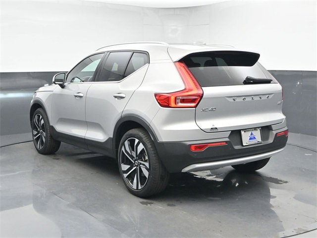 Used 2024 Volvo XC40 B5 Plus w/ Climate Package image 6