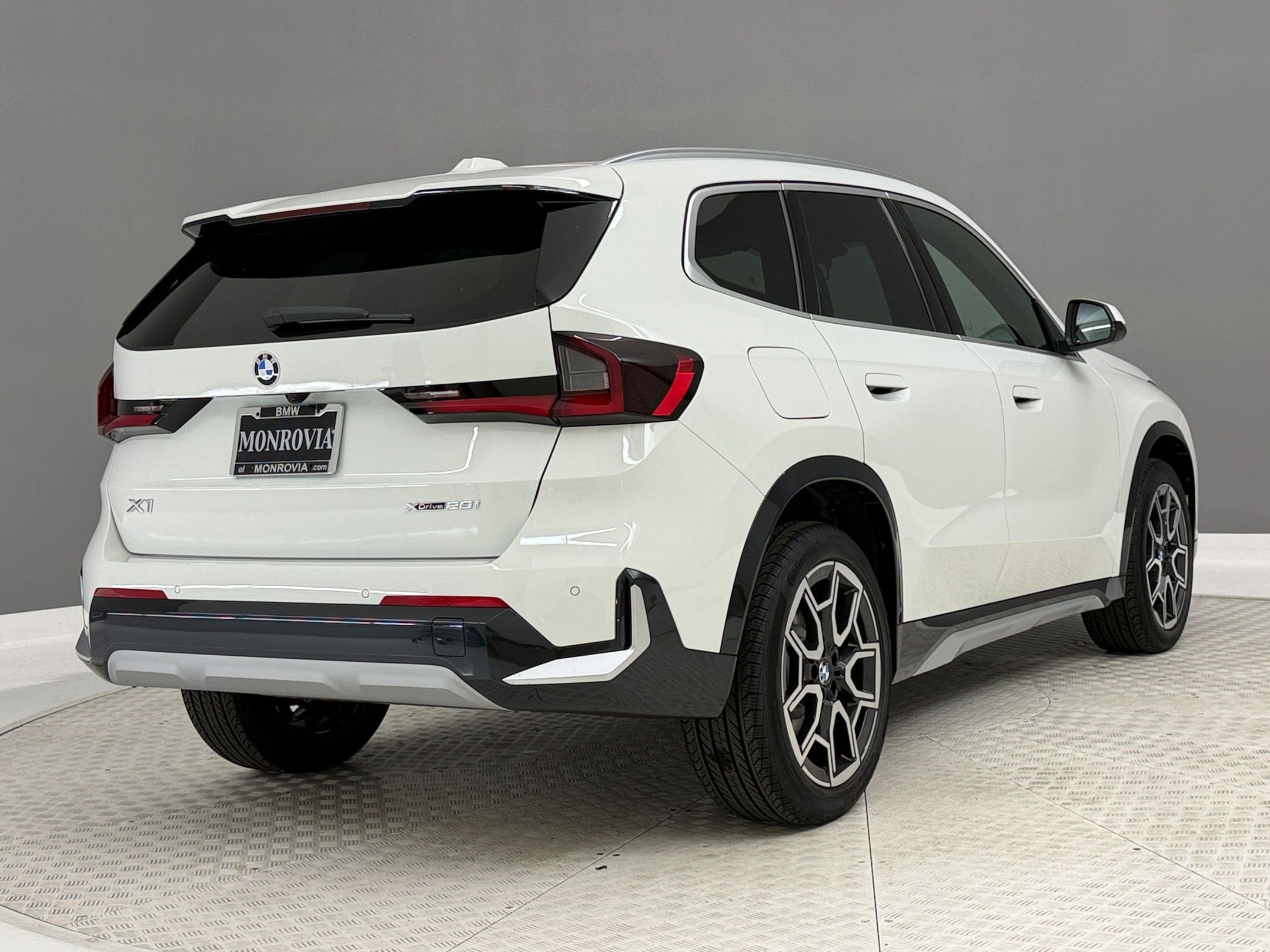New 2027 BMW X1 xDrive28i AWD/4WD image 9