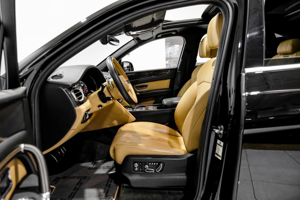 Used 2019 Bentley Bentayga image 6