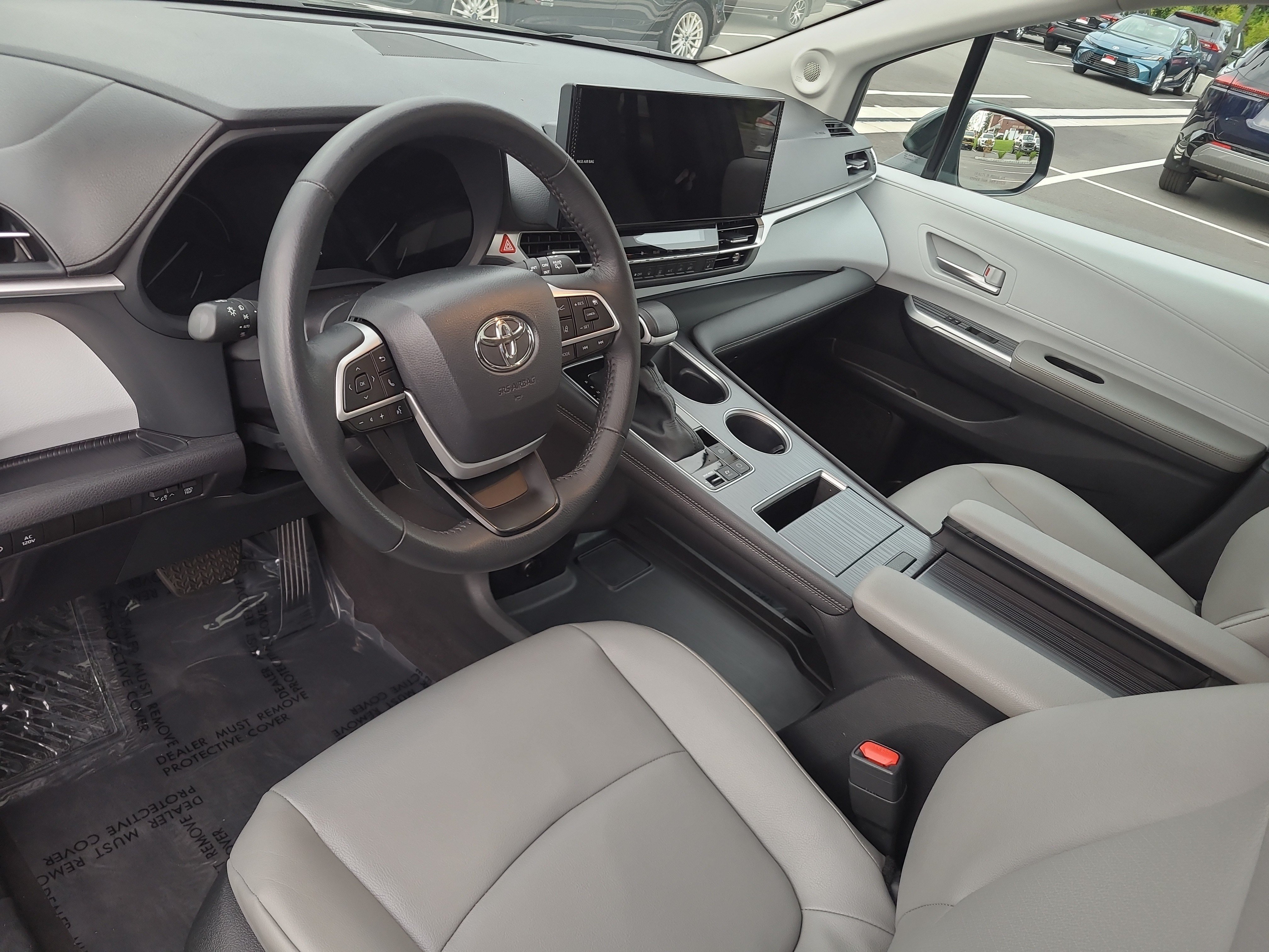 Certified 2025 Toyota Sienna XLE w/ XLE Plus Package AWD/4WD image 15