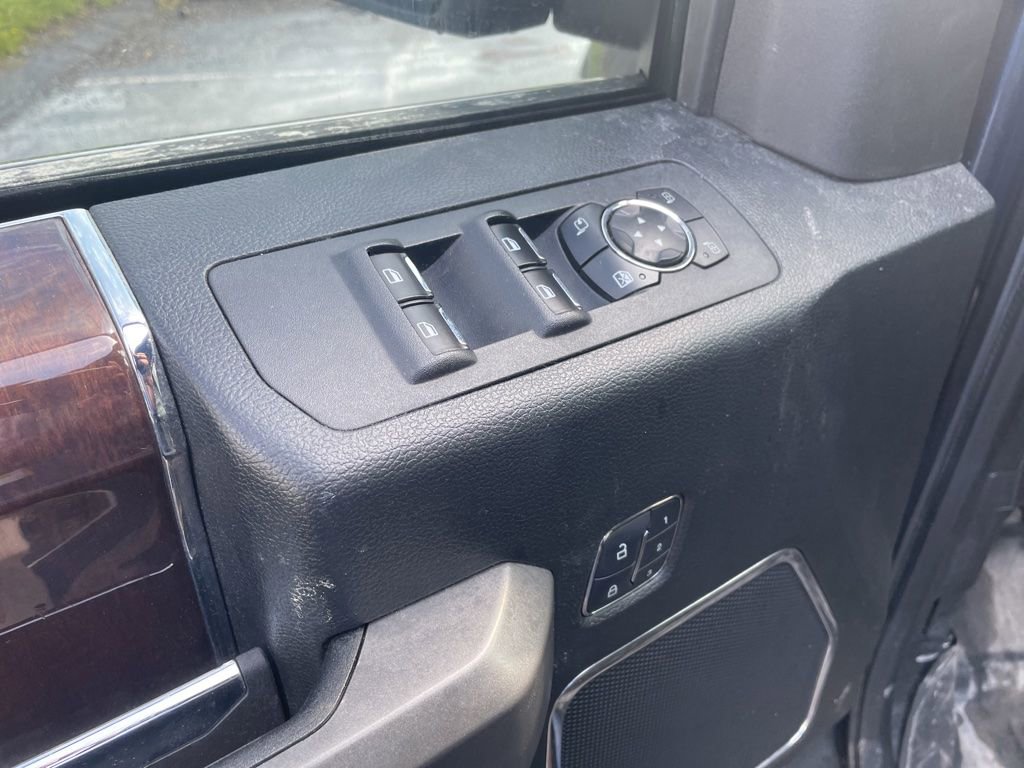 Used 2016 Ford F150 Platinum w/ Equipment Group 701A Luxury image 13