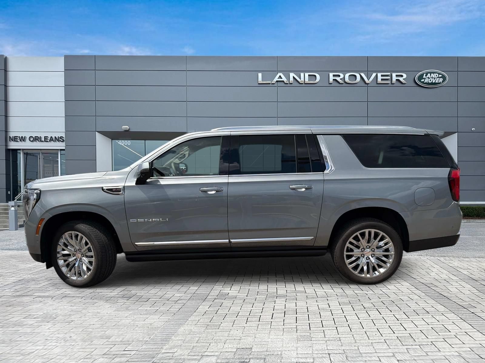 Used 2026 GMC Yukon XL Denali w/ Sun & Power Step Package RWD image 2