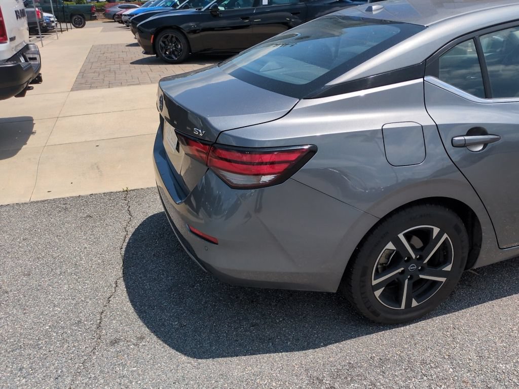 Used 2024 Nissan Sentra SV FWD image 6