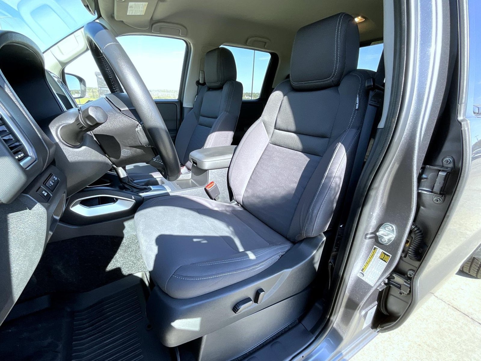 Used 2024 Nissan Frontier SV w/ Technology Package AWD/4WD image 11
