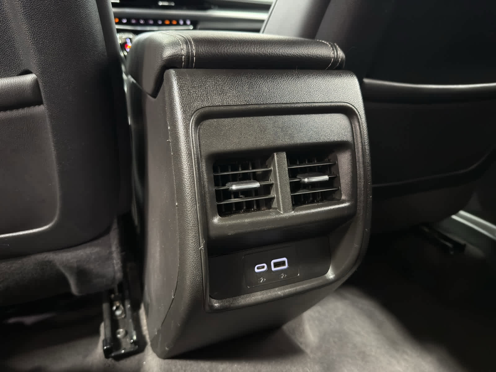 Used 2024 Cadillac XT4 Premium Luxury image 26