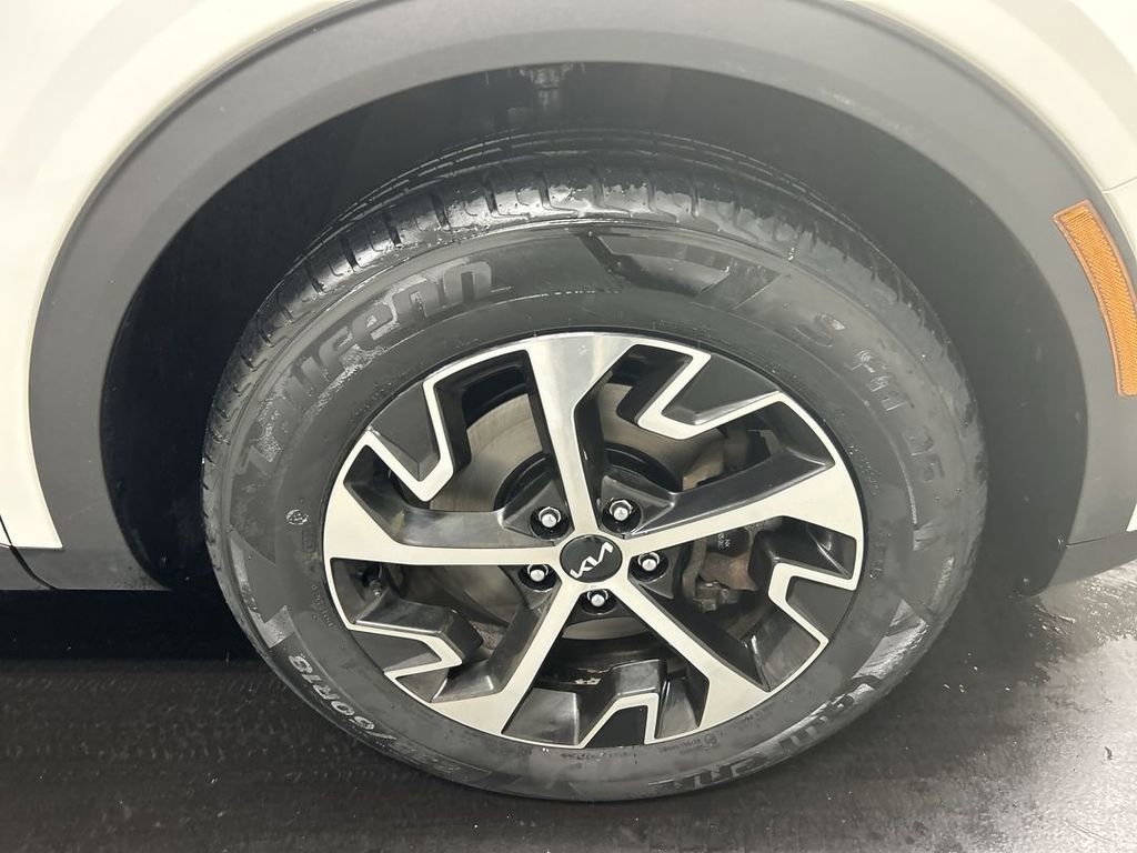 Certified 2023 Kia Sportage EX image 8