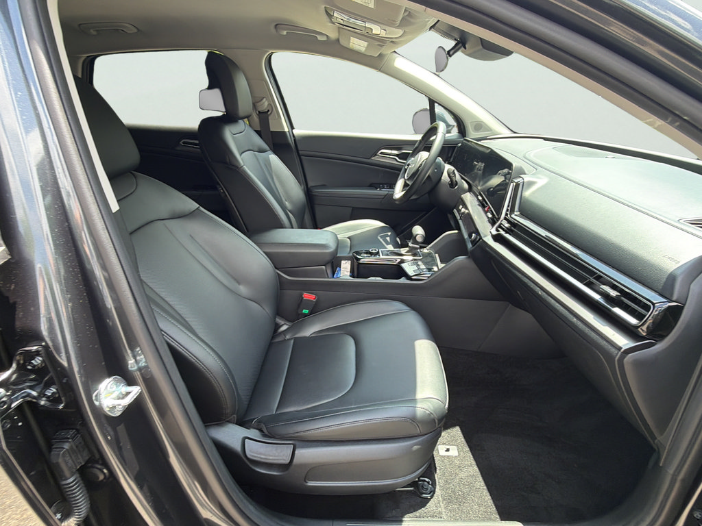 Used 2024 Kia Sportage EX FWD image 18