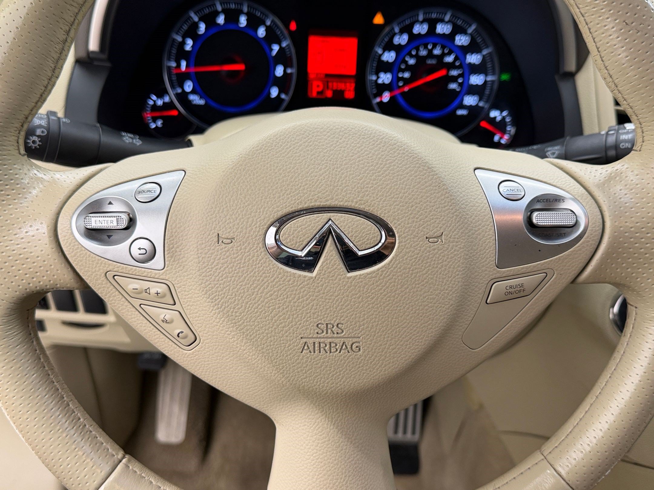 Used 2011 INFINITI FX35 AWD w/ Premium Pkg image 11