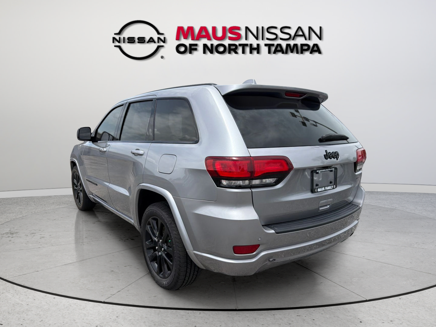Used 2021 Jeep Grand Cherokee Laredo X RWD image 6