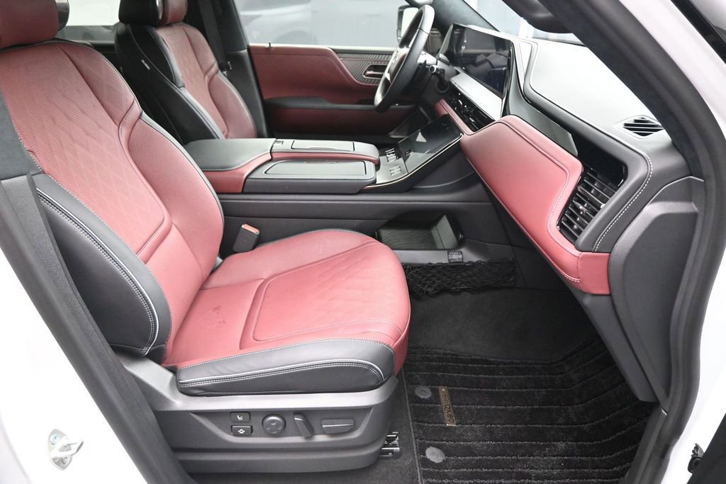 Used 2026 INFINITI QX80 Autograph w/ Premium Cargo Package AWD/4WD image 11