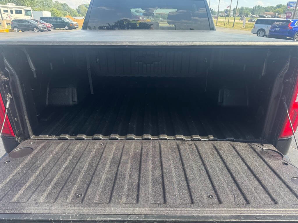 Used 2023 Chevrolet Silverado 1500 RST w/ Redline Edition image 9