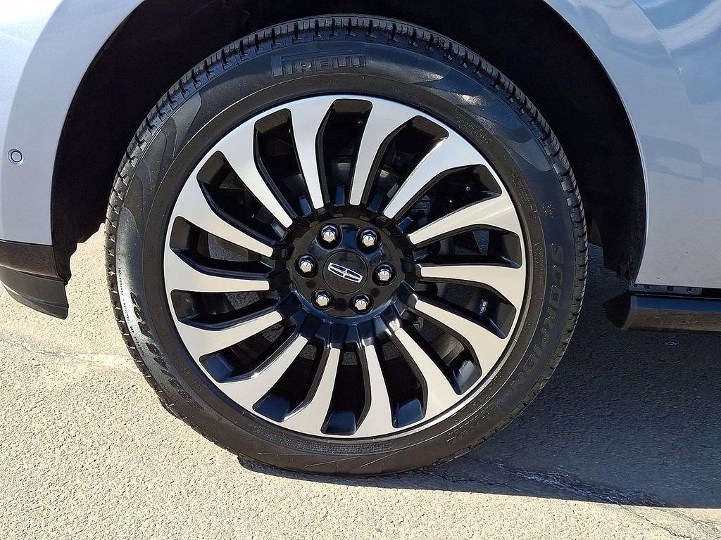 Certified 2024 Lincoln Navigator Black Label image 8