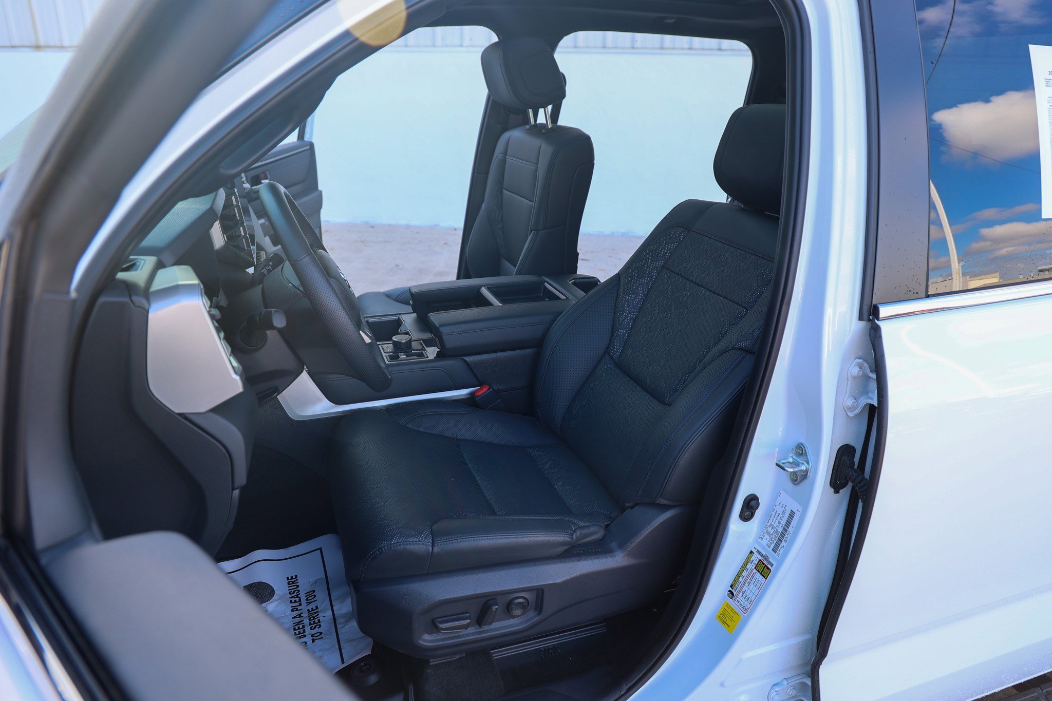 Used 2025 Toyota Tundra Limited image 37