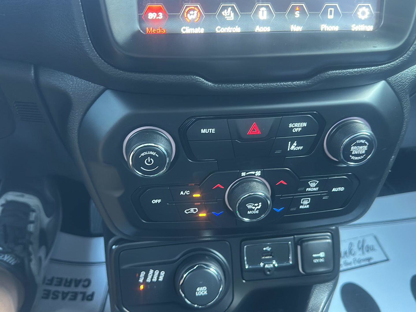 Used 2022 Jeep Renegade Limited AWD/4WD image 29
