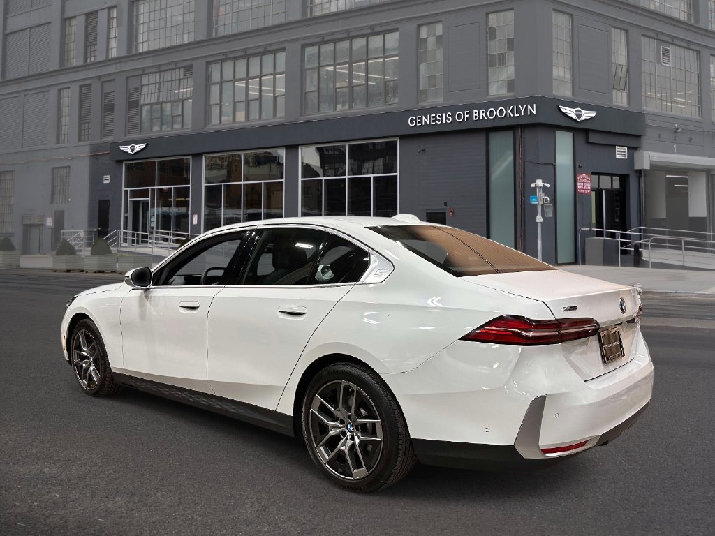 Used 2026 BMW 530i xDrive AWD/4WD image 3