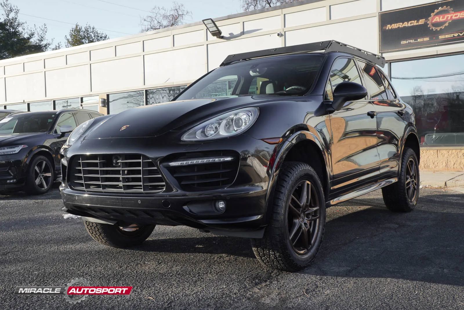 Used 2014 Porsche Cayenne Turbo image 3