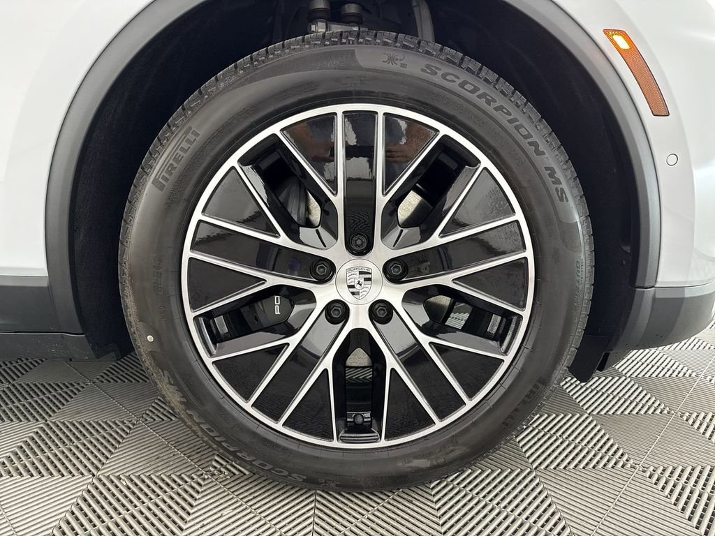 New 2025 Porsche Macan 4 Electric AWD/4WD image 15