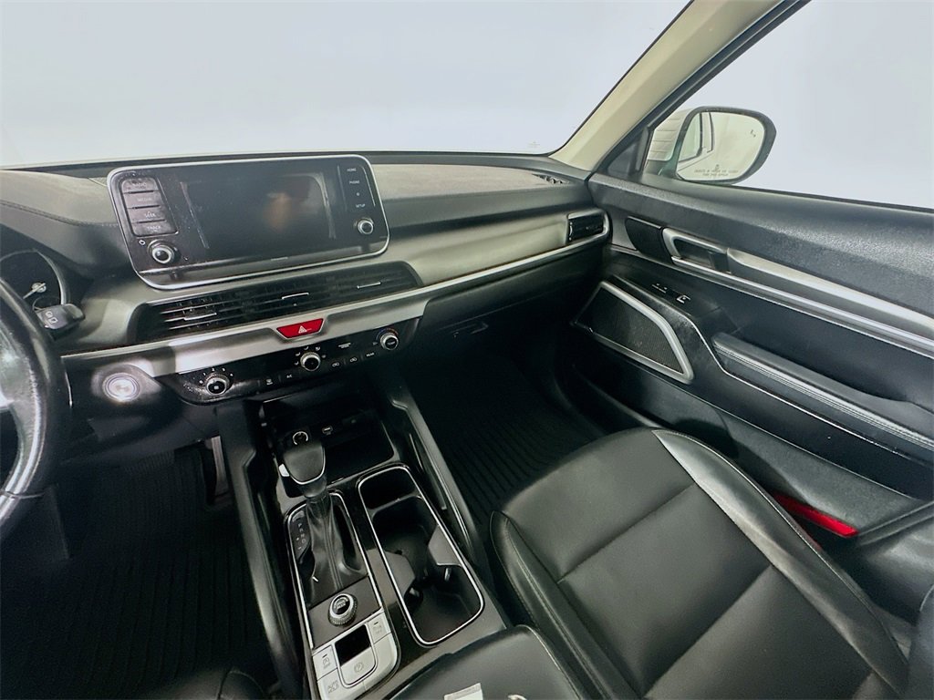 Used 2020 Kia Telluride LX image 11