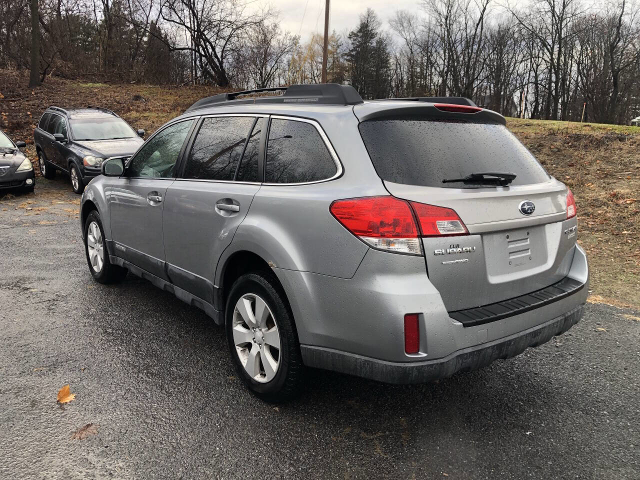 Used 2011 Subaru Outback 2.5i Premium w/ All-Weather Pkg AWD/4WD image 7
